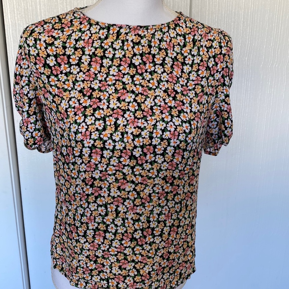 Ditsy floral top